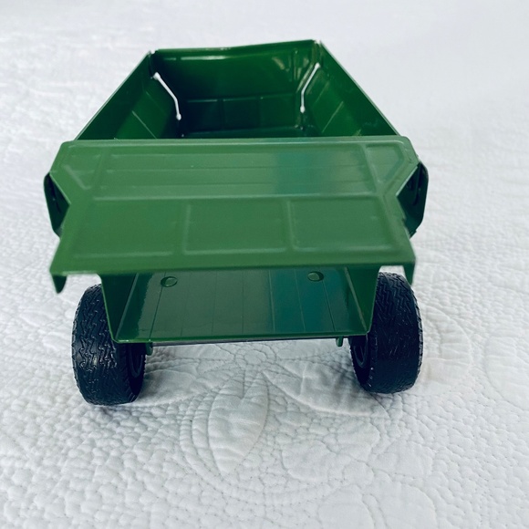 John Deere Flarebox Wagon - Picture 3 of 6